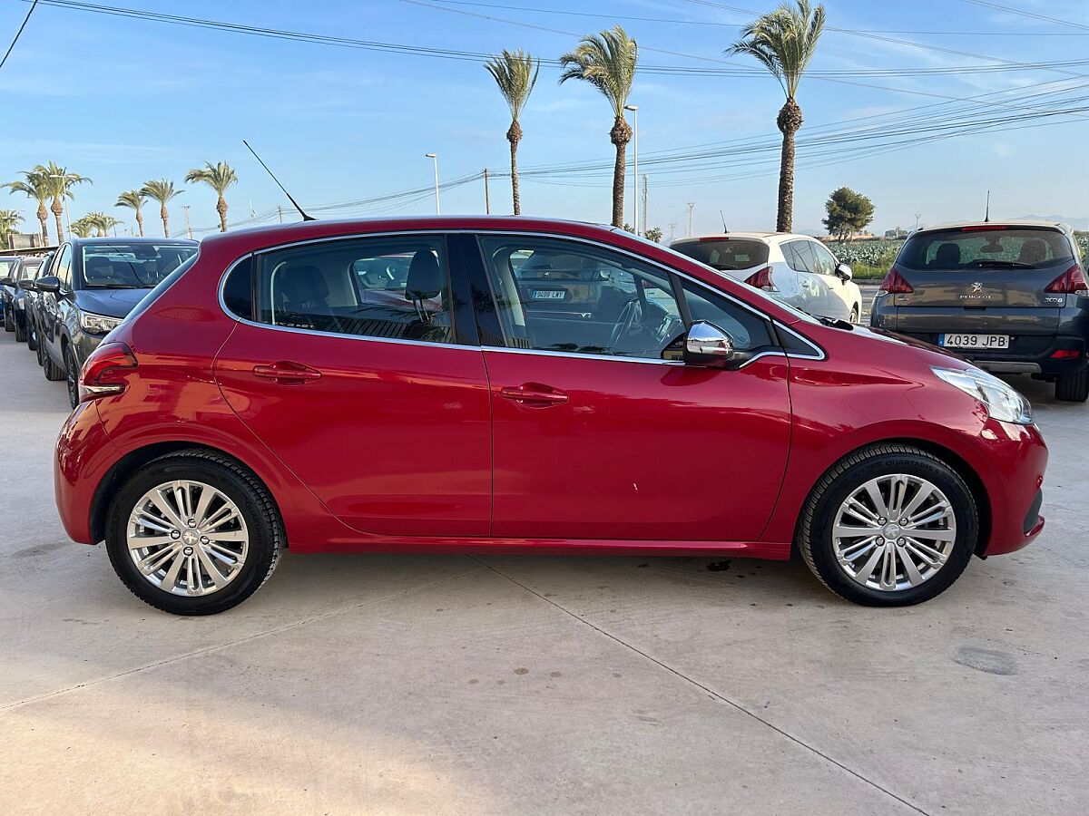 PEUGEOT 208 ALLURE 1.2 PURETECH AUTO SPANISH LHD IN SPAIN 65000 MILES SUPER 2018